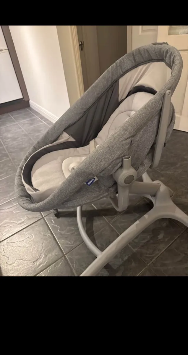 Chicco baby hug 4-in-1 and inflatable baby seat - Image 3