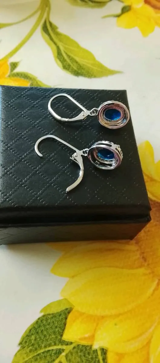 Silver Saphire/Diamond earrings ring - Image 3