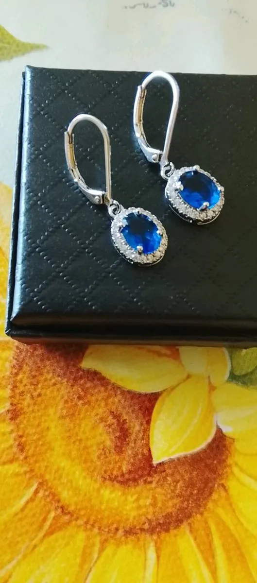 Silver Saphire/Diamond earrings ring - Image 4
