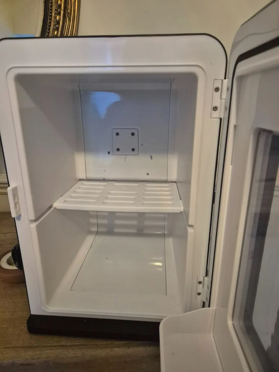 Mini Fridge - Image 3