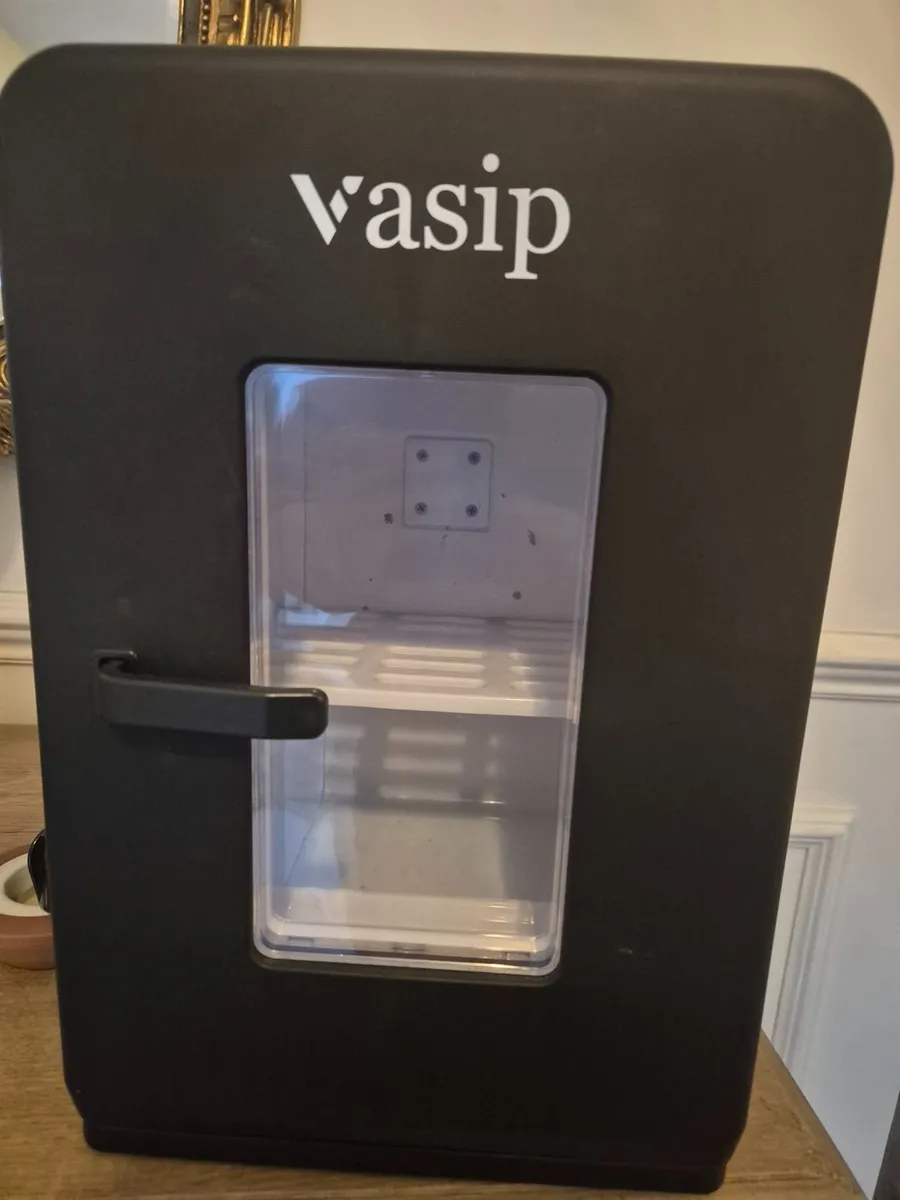 Mini Fridge - Image 4