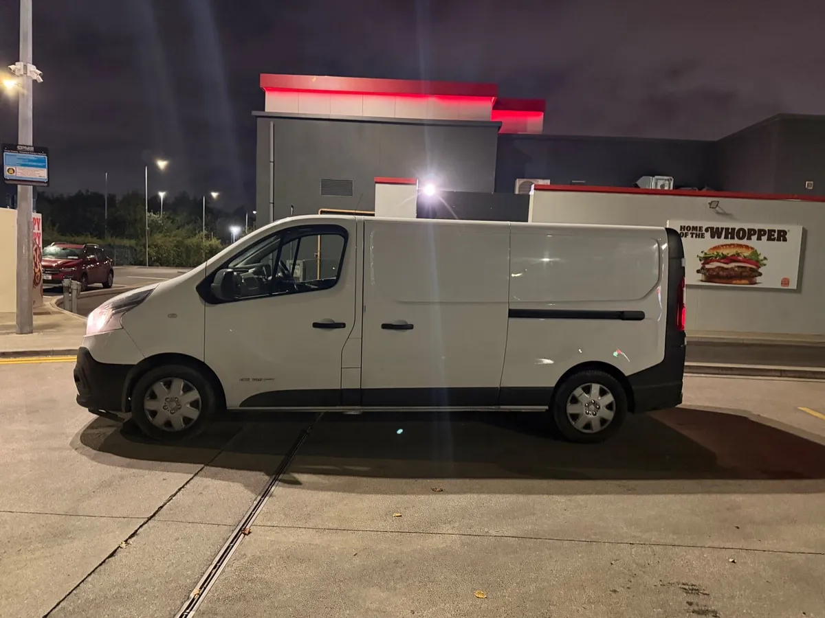 Renault Traffic Low Km - Image 4
