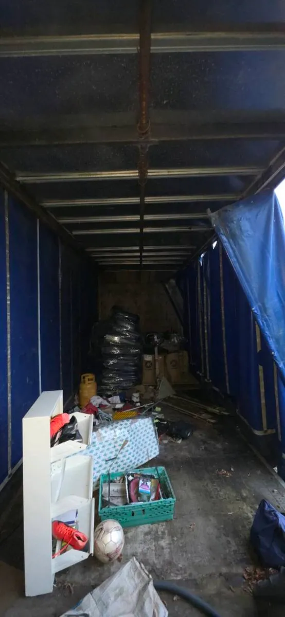 Curtain-sider storage 28ft Truck body - Image 2