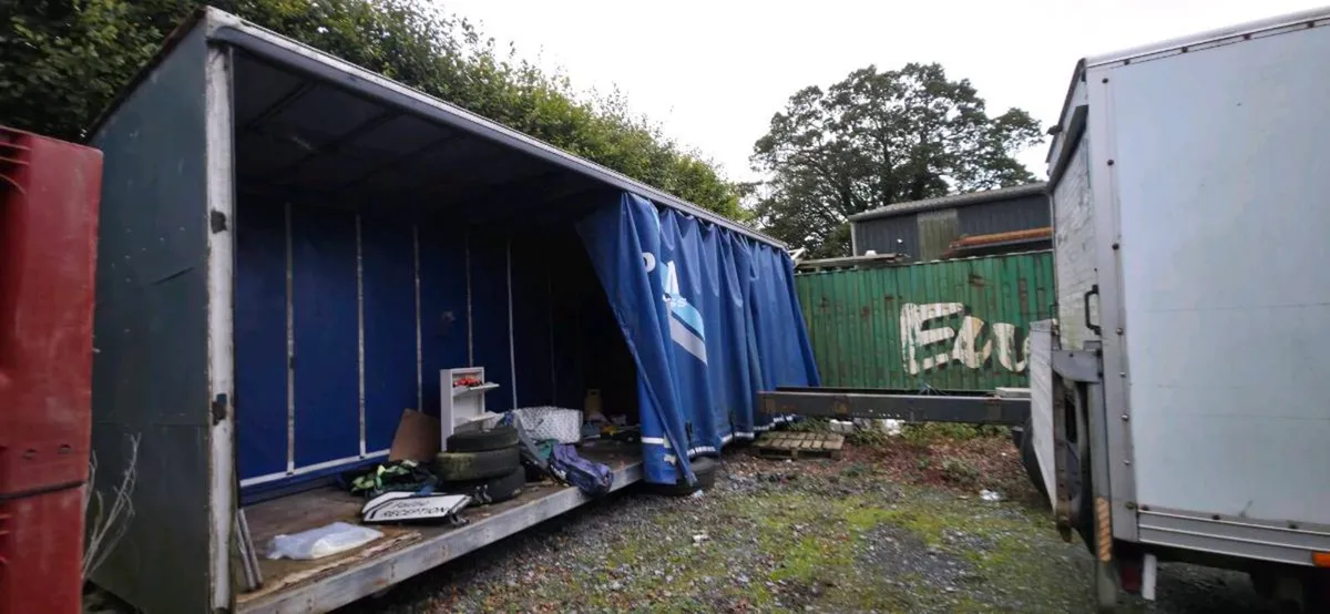Curtain-sider storage 28ft Truck body - Image 1