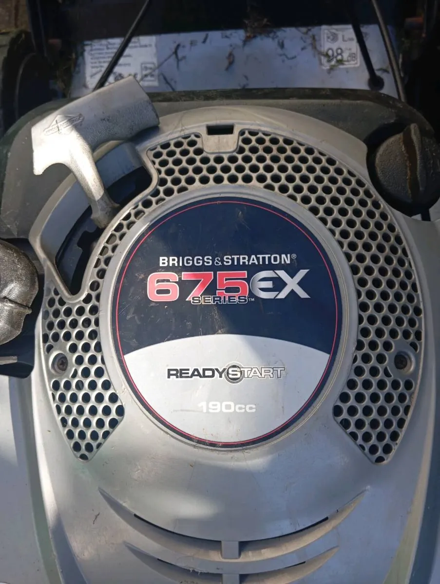 Pro-Lawn self-drive lawnmower - Image 2
