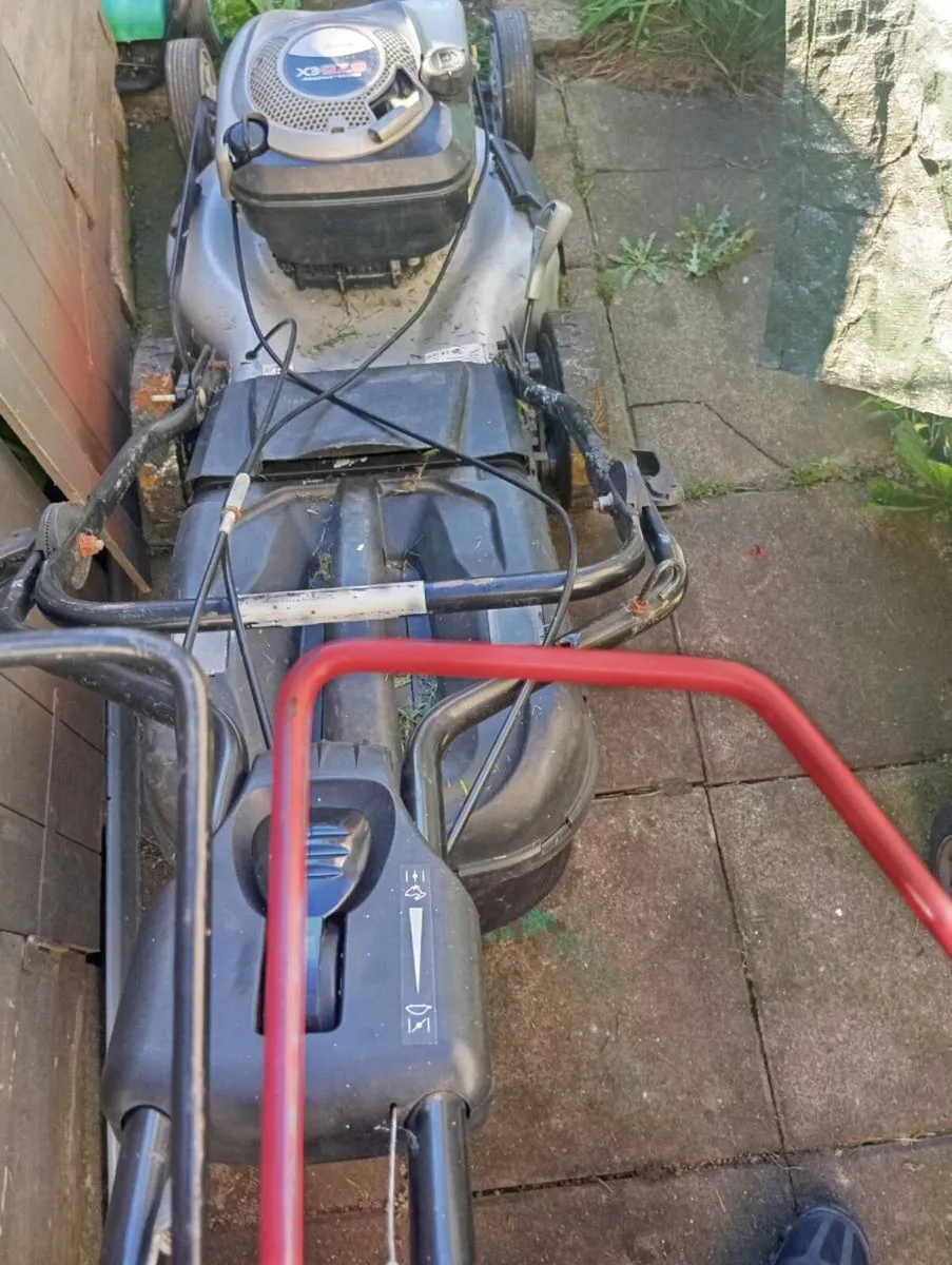 Pro-Lawn self-drive lawnmower - Image 4