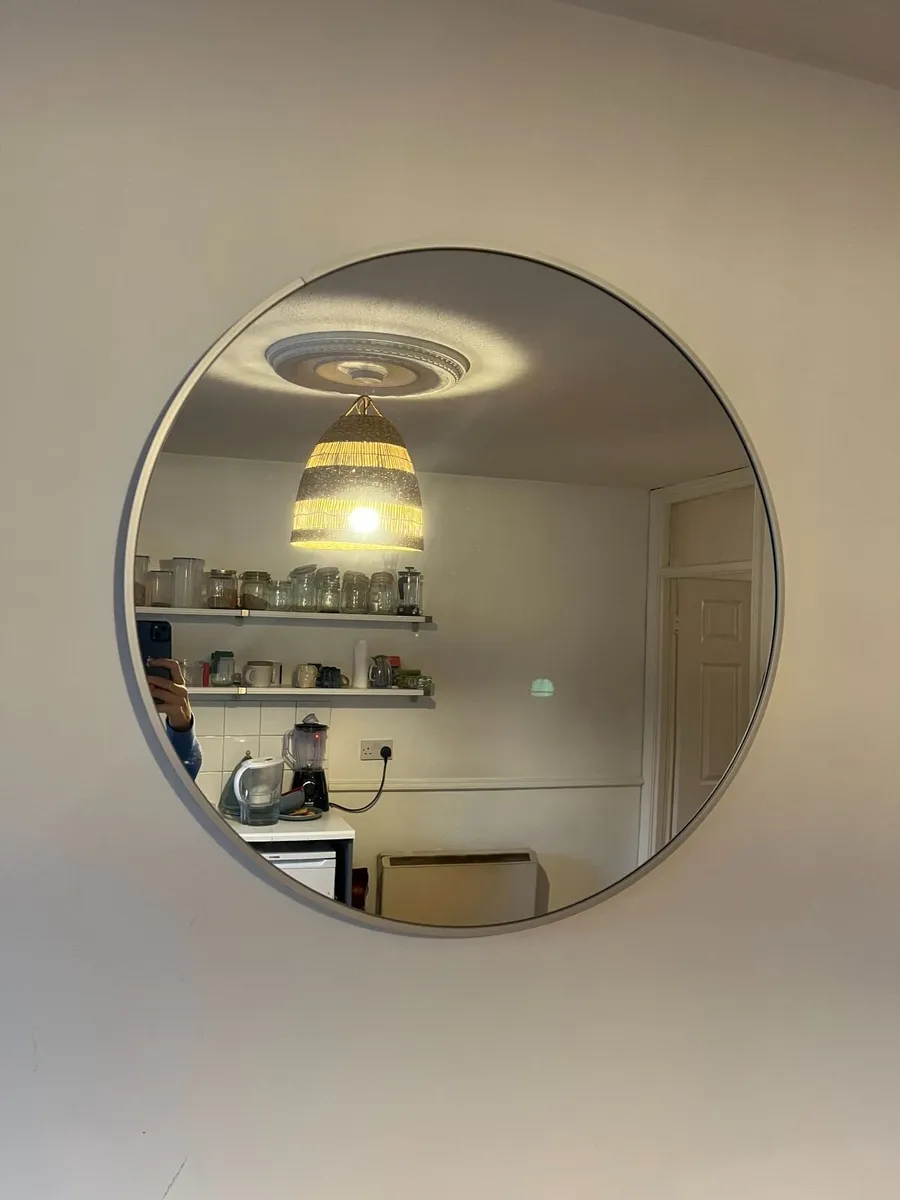 2 Mirrors - Image 1