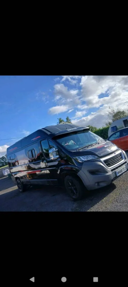Camper van - Image 1
