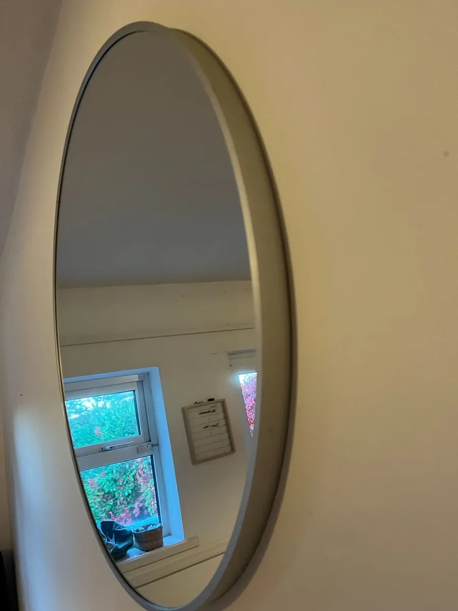 2 Mirrors - Image 2
