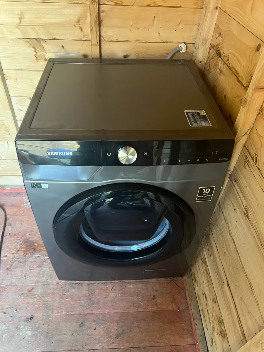Washing machine - Image 1
