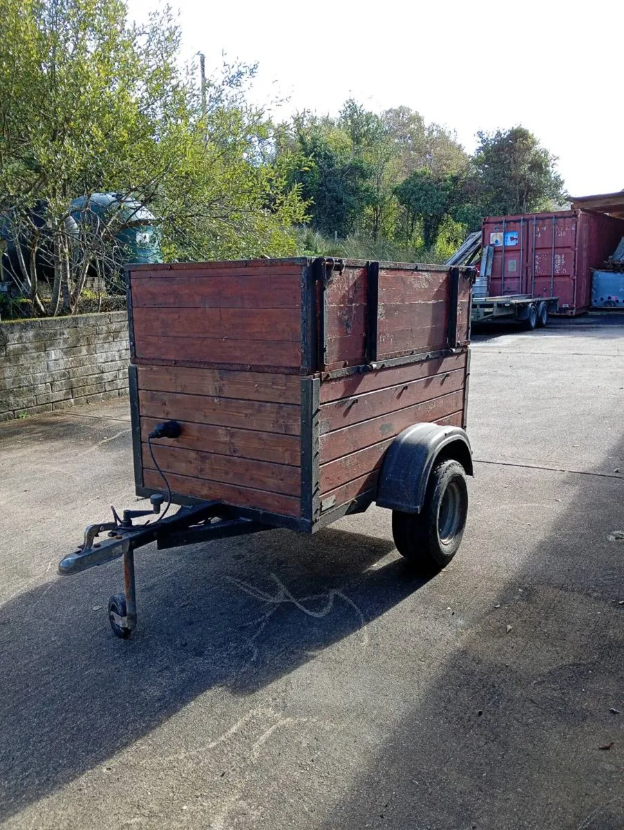 Small trailer - Image 1