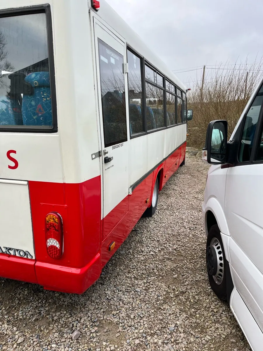 Mercedes 0813 - Image 2
