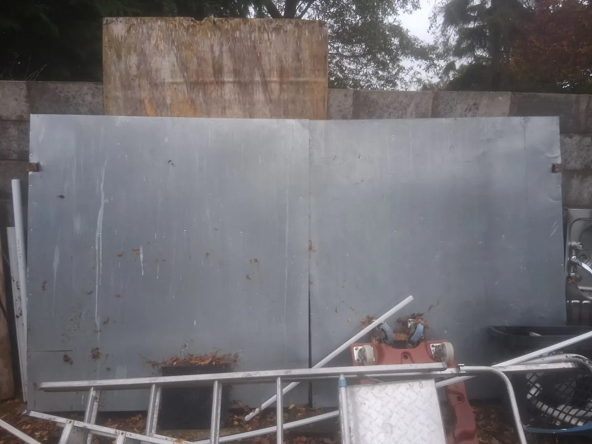 Gates 9ft 8 x 5ft2