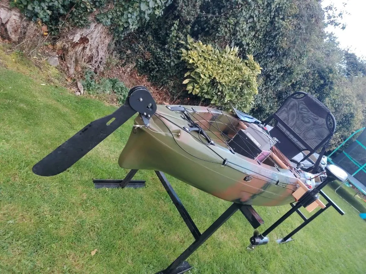 12 ft fishing kayak with motor +battery - Image 3