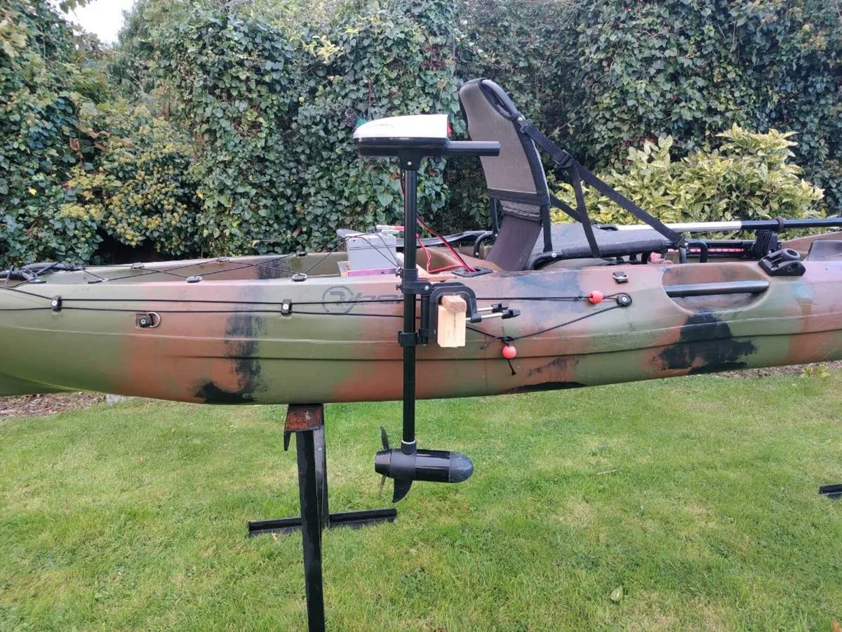 12 ft fishing kayak with motor +battery - Image 2