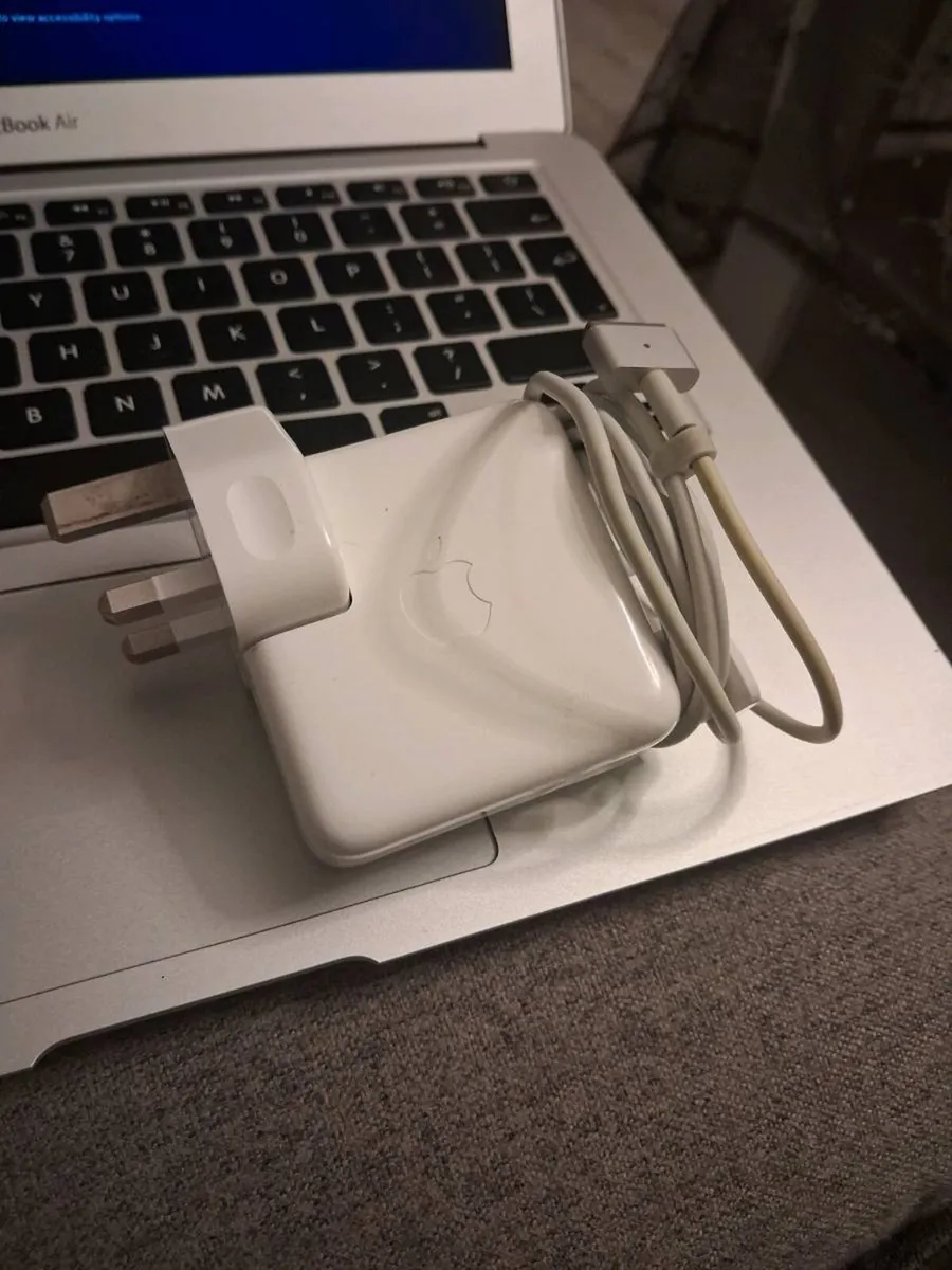 Macbook air - Image 2