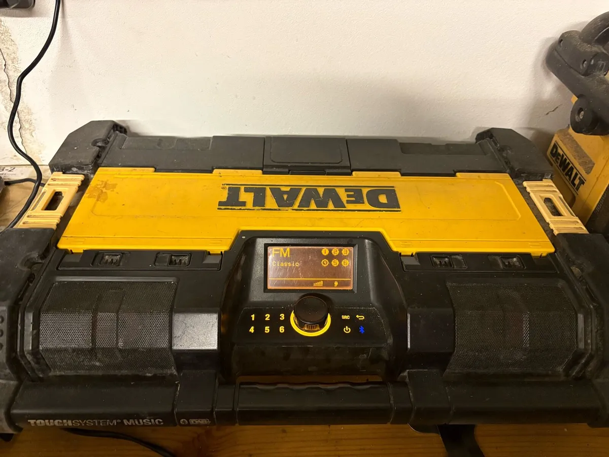 Dewalt Radio - Image 2