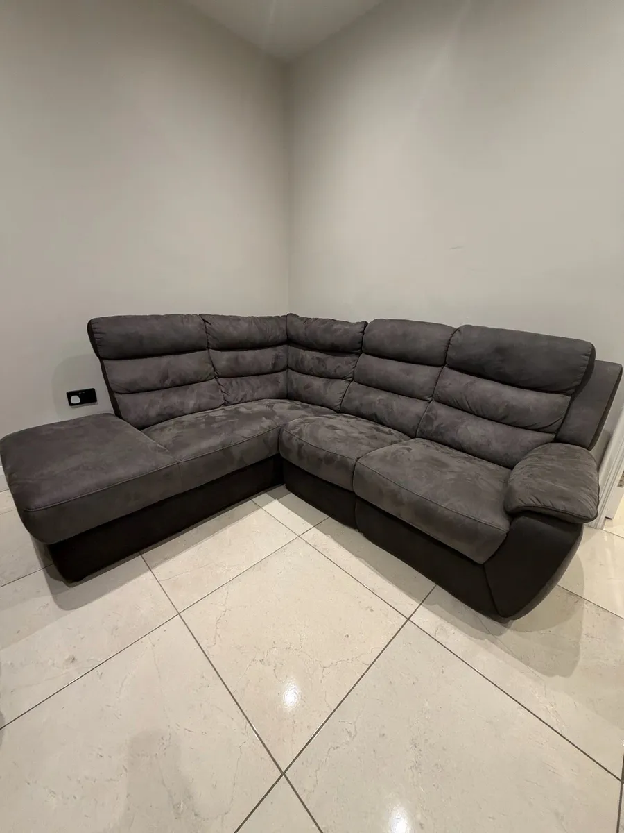 Recliner Couch - Image 1