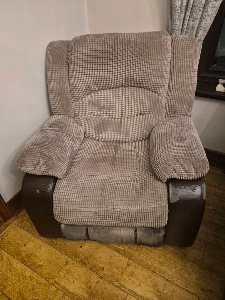 Couch 3 2 1 - Image 2