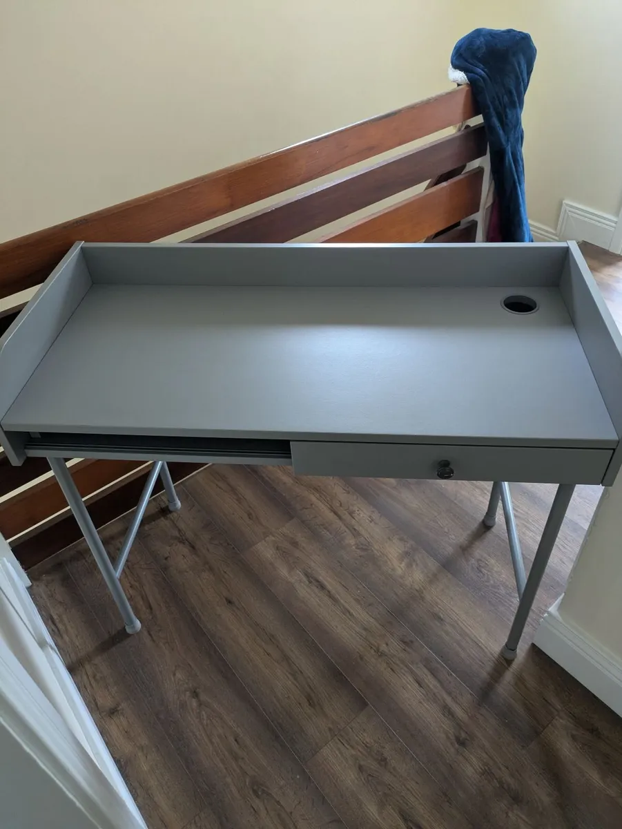 Desk - Image 2