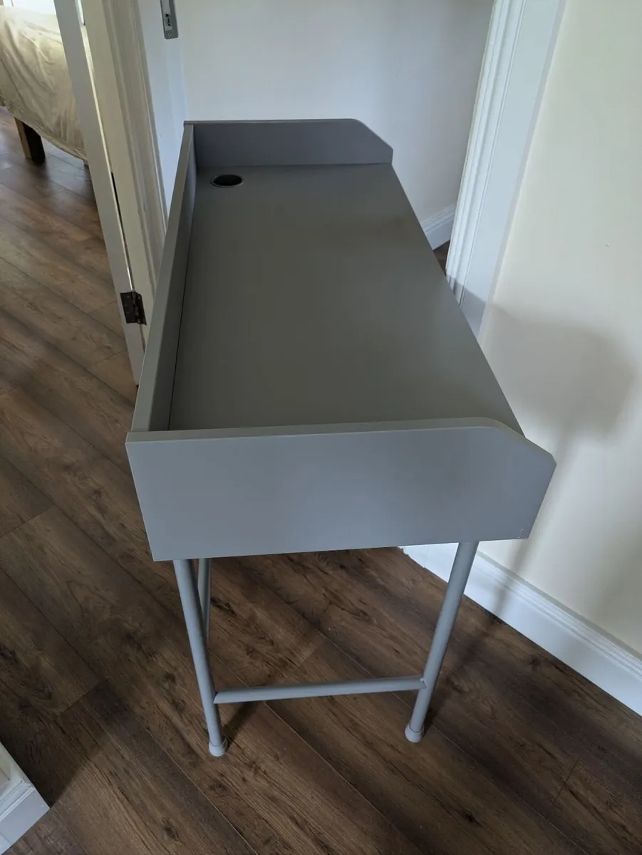 Desk - Image 3