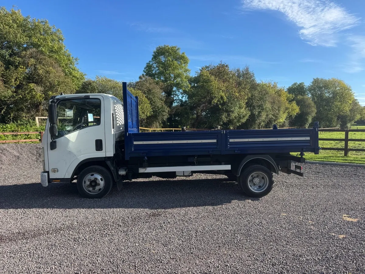 Isuzu 3.5ton tipper - Image 3