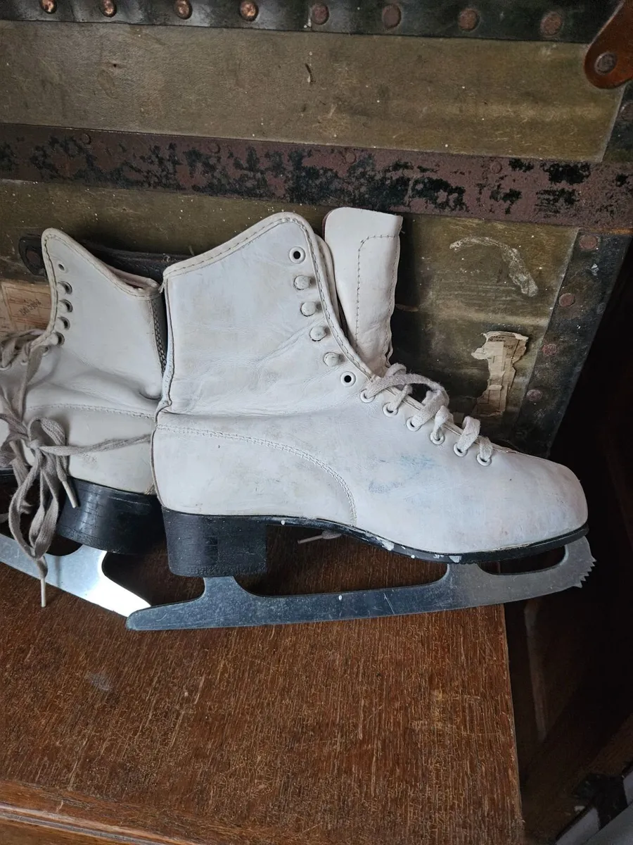 Vintage Ice Skates - Image 4
