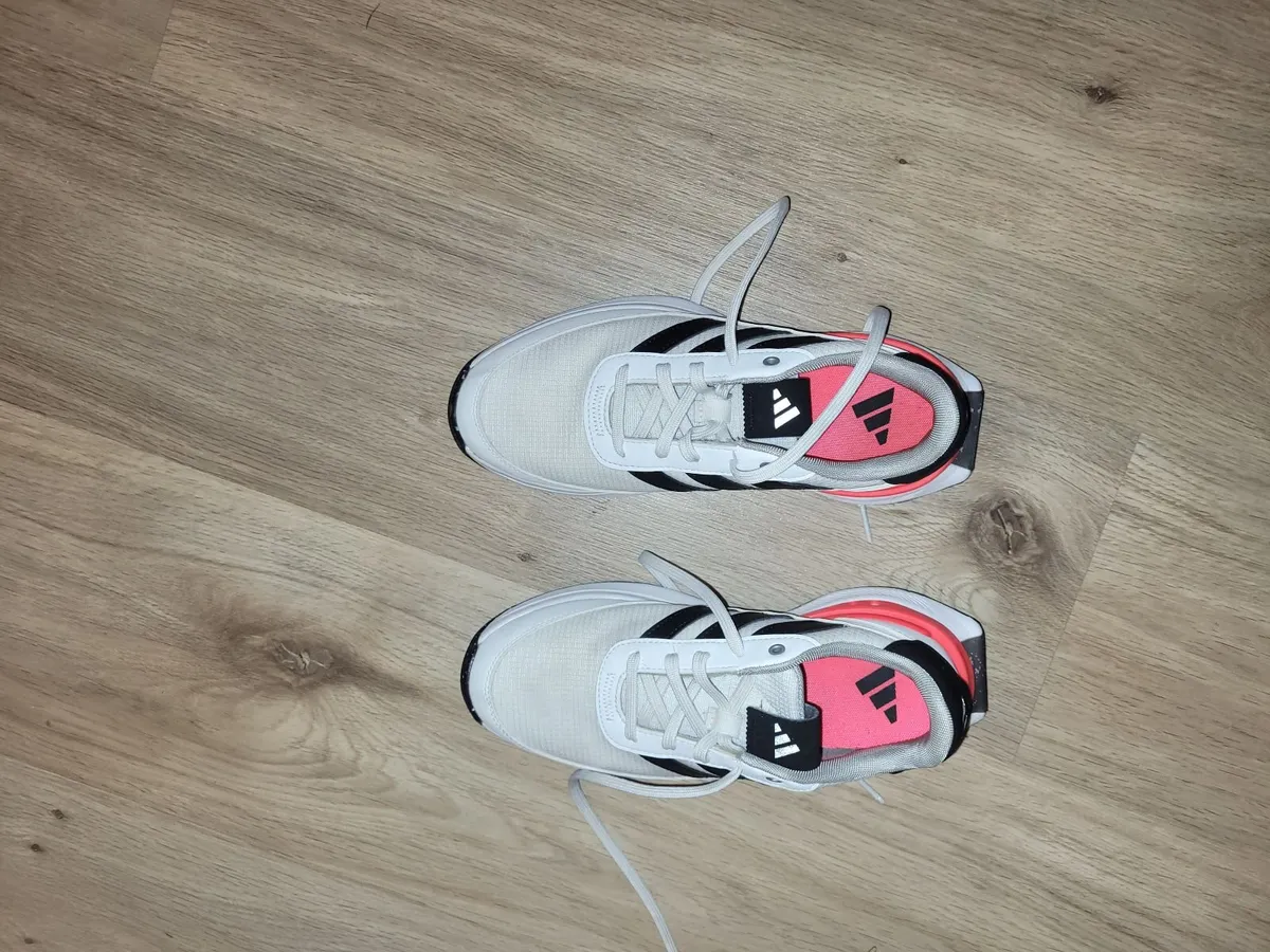 Golf shoes - Image 1