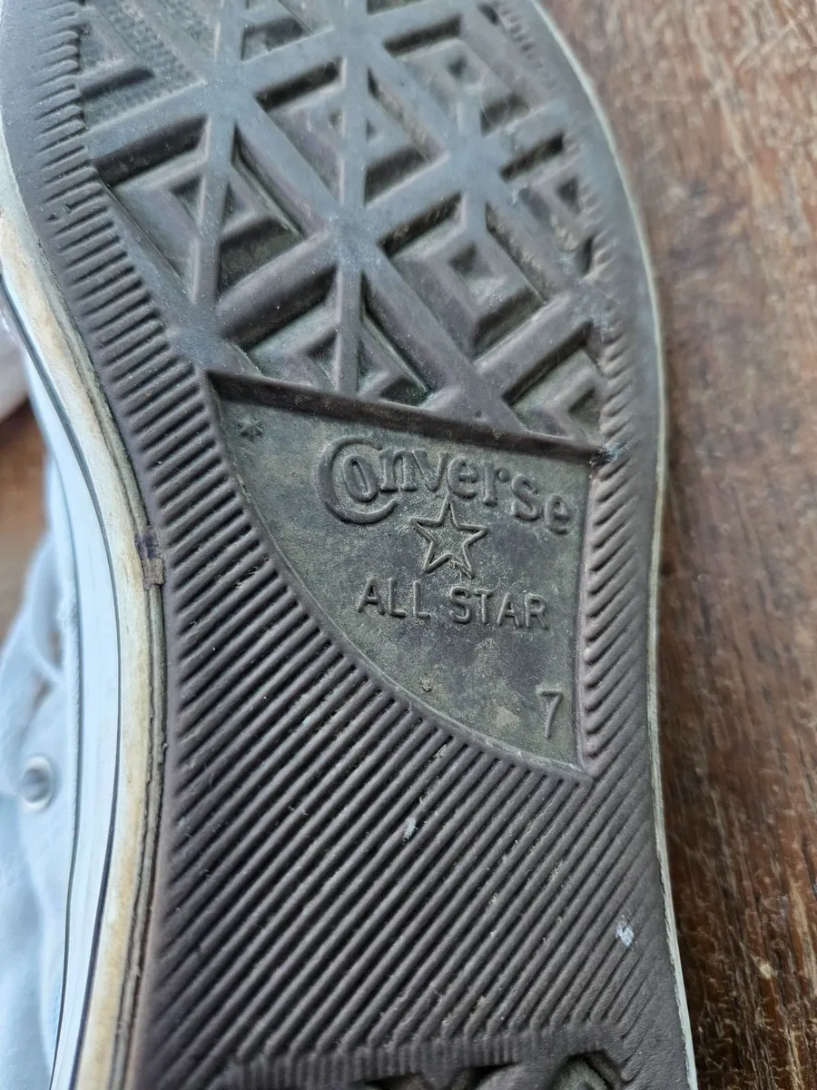 Converse Trainers Size 7 - Image 4