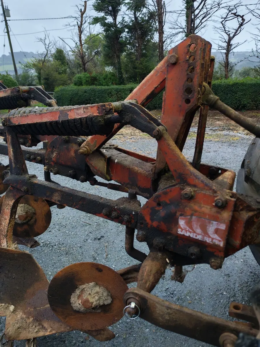 Sanderum 3 furrow Plough - Image 4