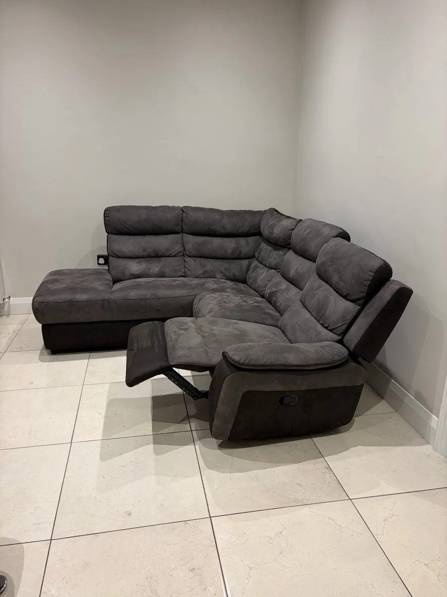 Recliner Couch - Image 3