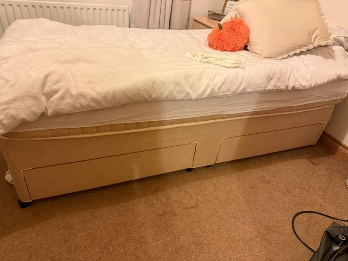 Single Divan bed with drawers - Image 2