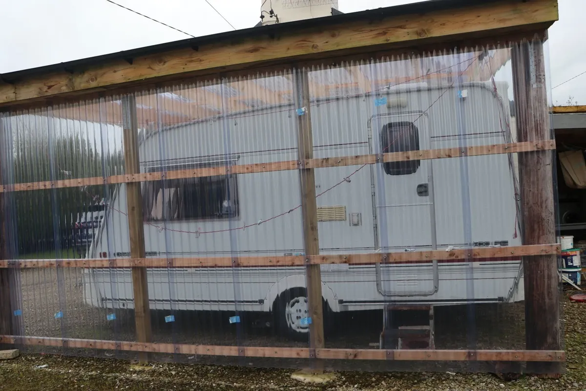 Caravan - Image 4