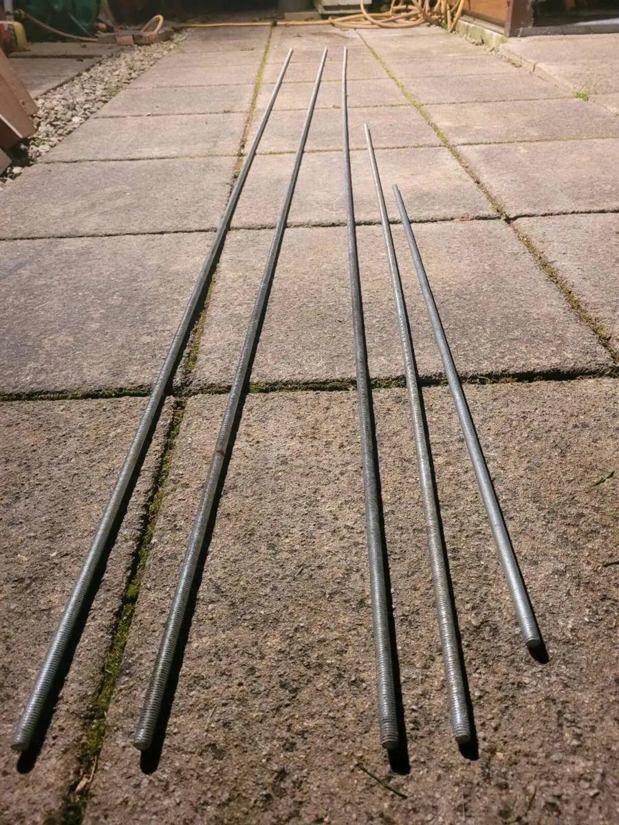 M10 threaded bar - Image 1