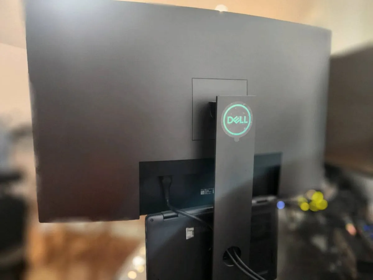 Dell S3220DGF 32” Curved Gaming Monitor - Image 3