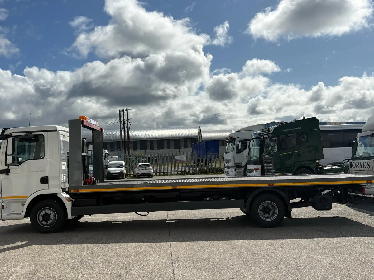 MAN TGL 12 tonne recovery truck - Image 4