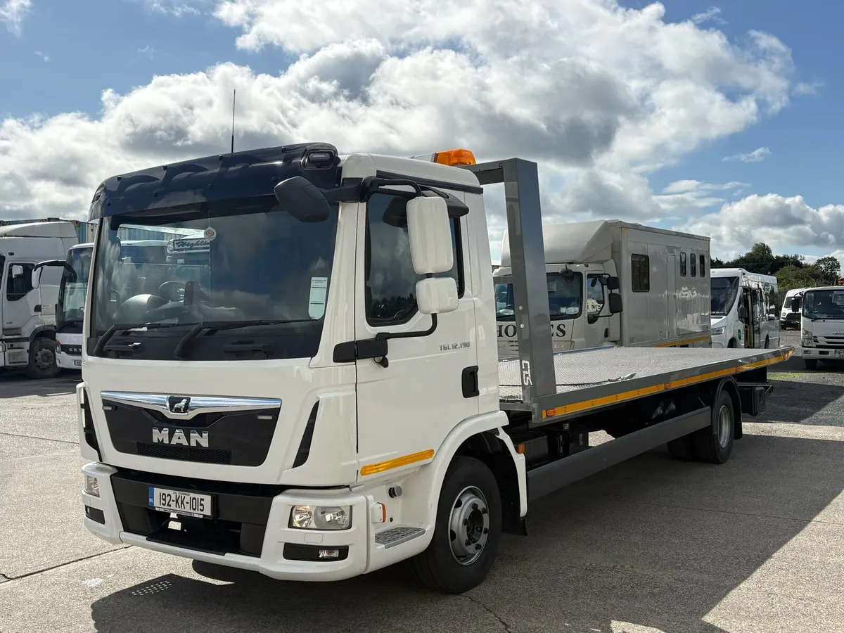 MAN TGL 12 tonne recovery truck - Image 1