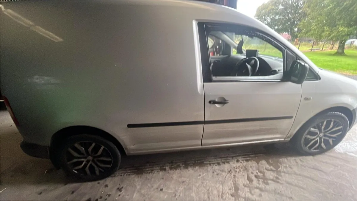Volkswagen Caddy Van – €2,500 - Image 3