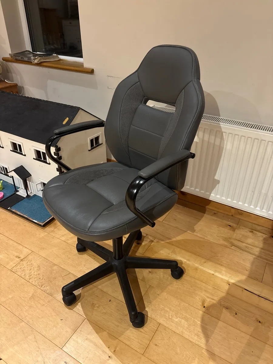 Office chair - Image 3