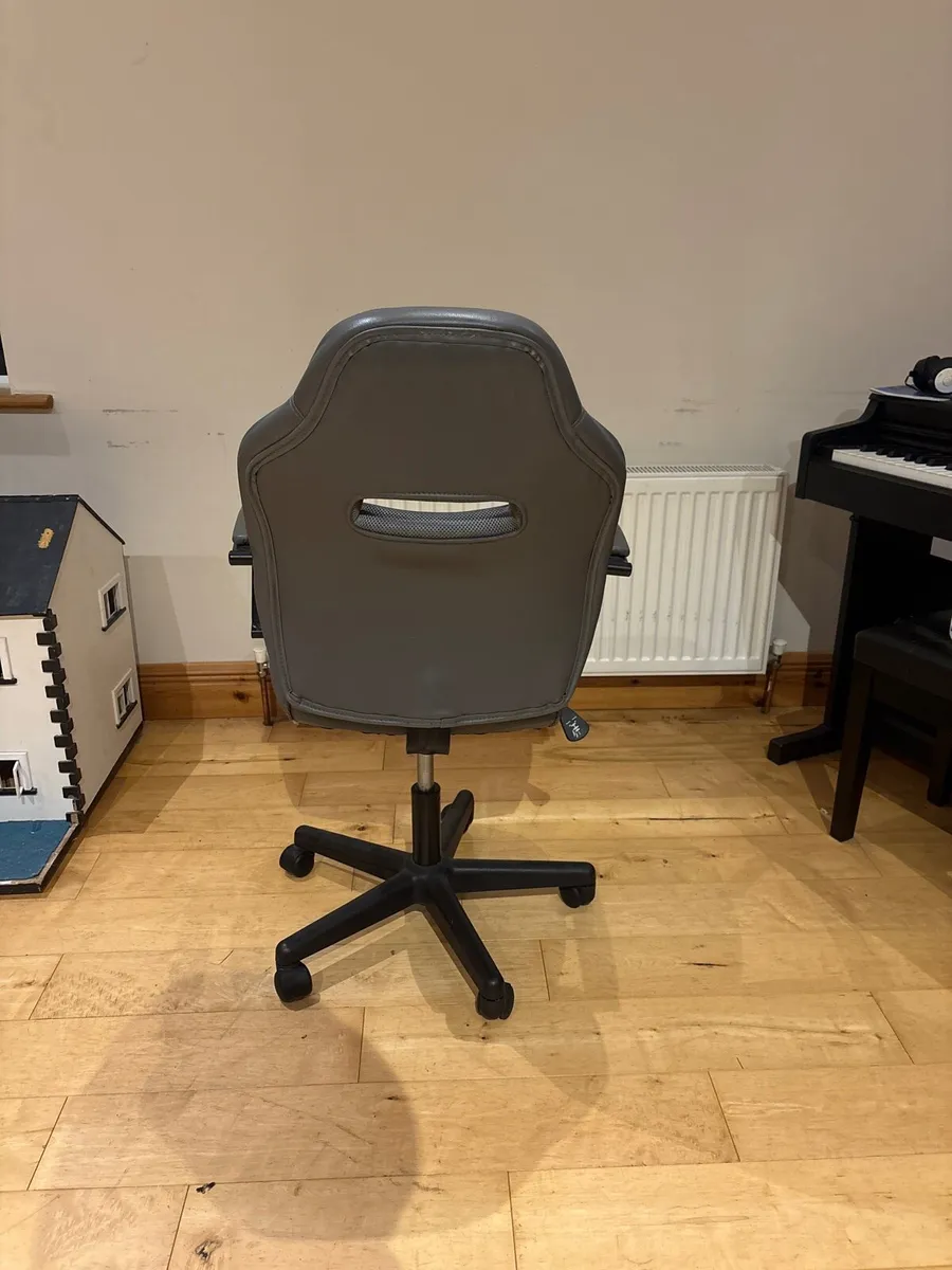Office chair - Image 4