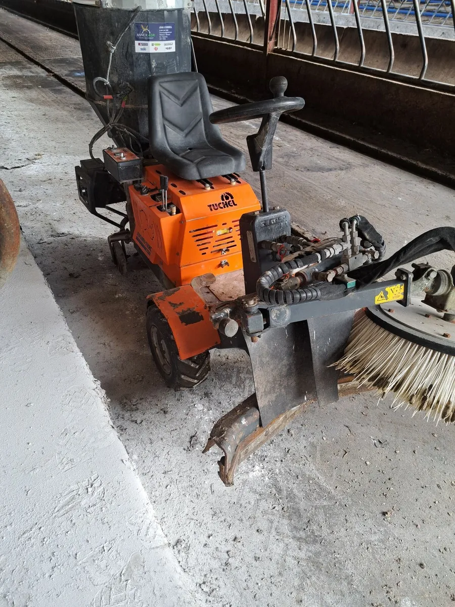 Cubicle cleaner &  bedder - Image 1