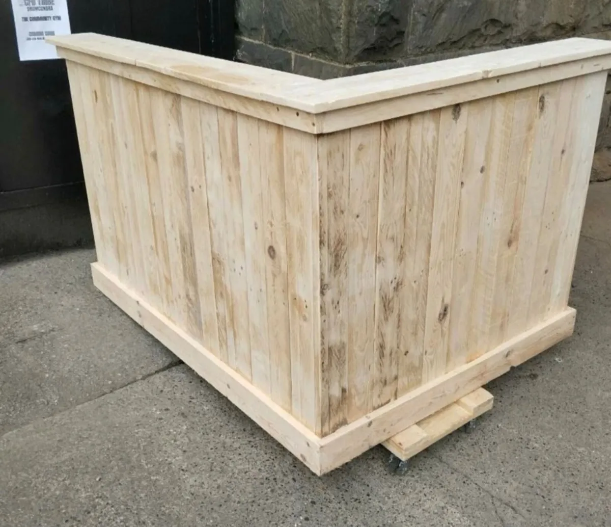 Rustic reception desk - Image 3