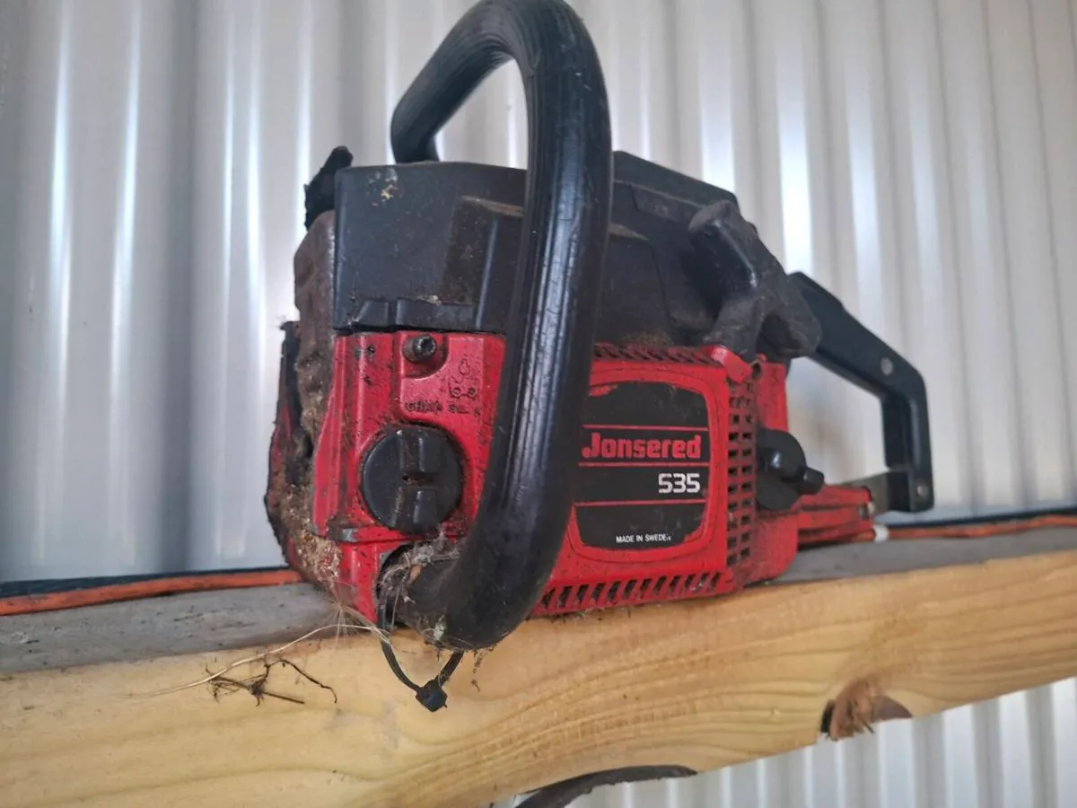 4 vintage chainsaws - Image 2