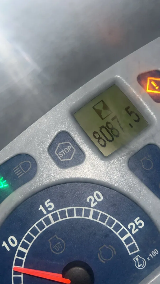 New Holland t6080 - Image 2