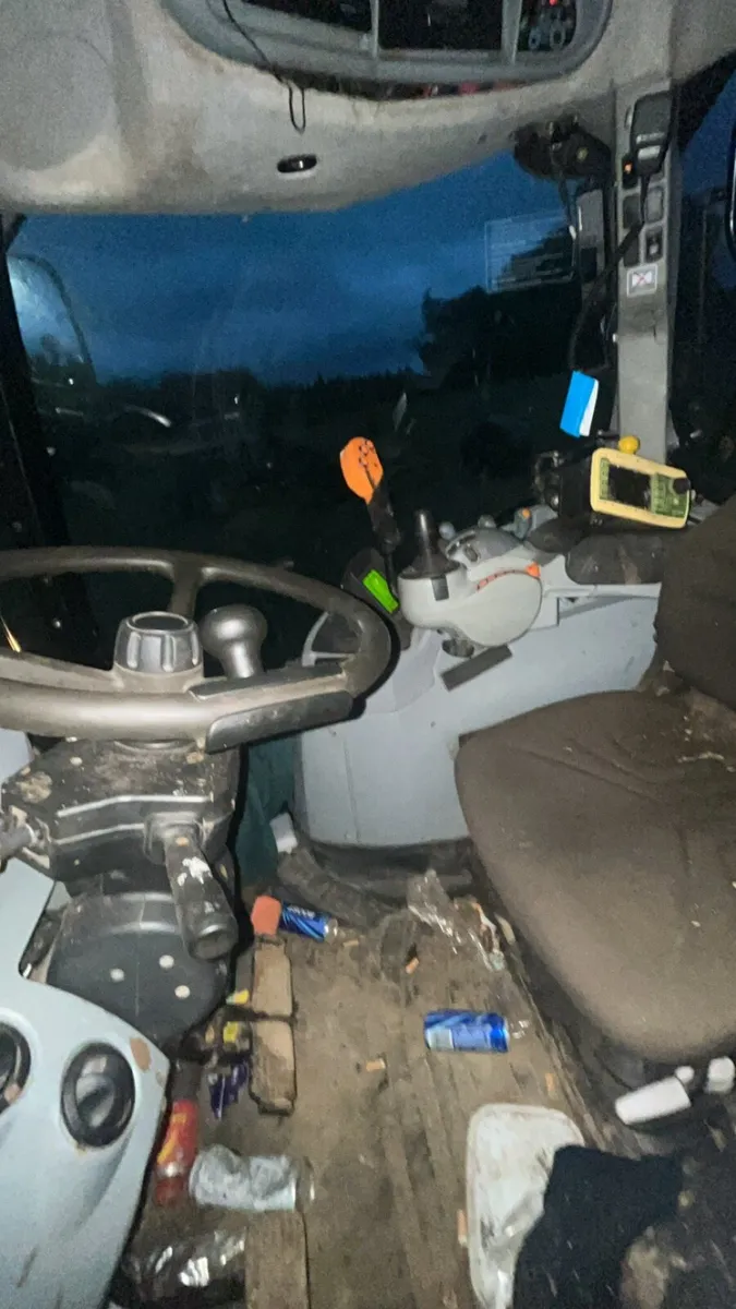 New Holland t6080 - Image 4