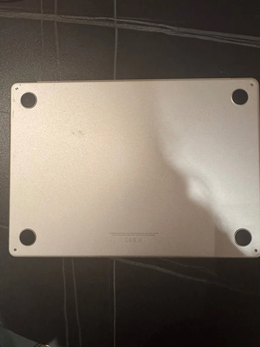 MacBook Air M2 - Image 2