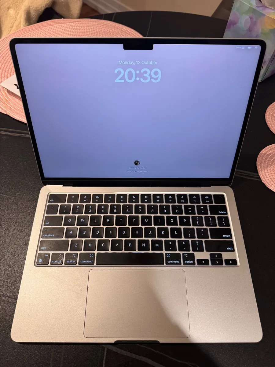 MacBook Air M2 - Image 3