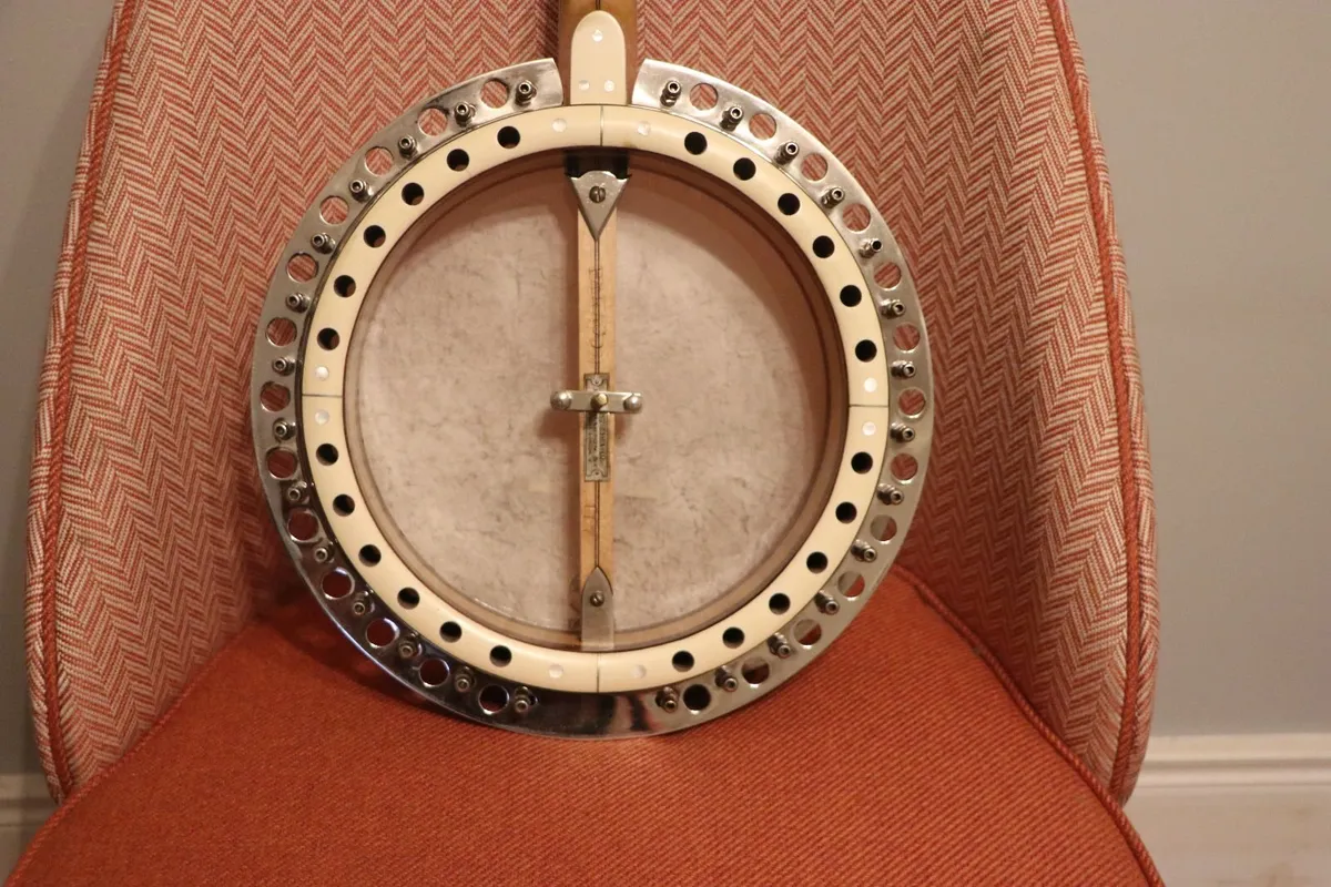 Cliiord Essex Paragon tenor banjo - Image 2