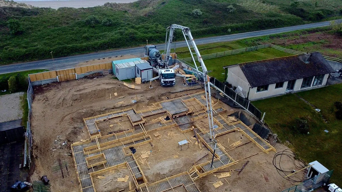 37 m boom pump hire – nationwide - Image 2