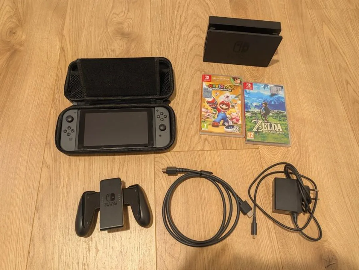 Nintendo Switch bundle - Image 1